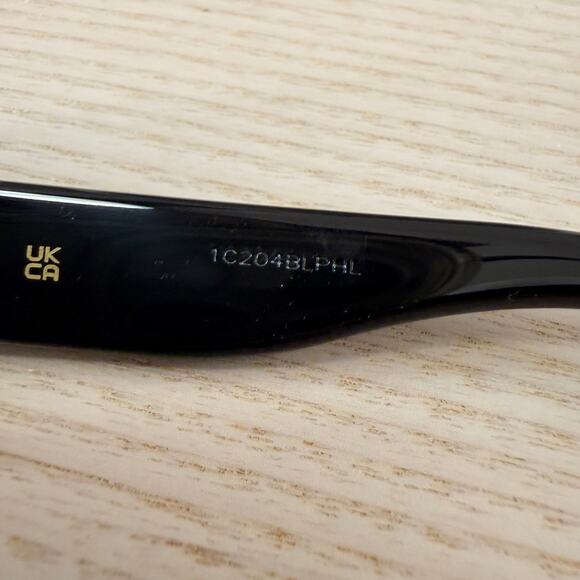 Gucci Round Oval Sunglasses Black main image 11